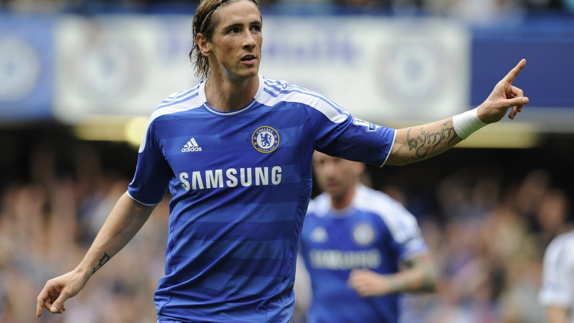 伦纳德:比赛末一次防守扭伤了脚踝,明天早上看看感觉如何,伦纳德脚踝受了什么伤