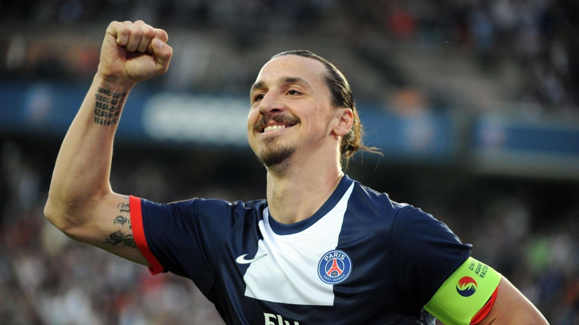 勇士训练捕捉汤普森关键三分瞬间，勇士汤普森全名